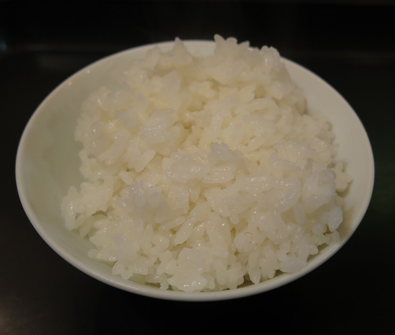 Tazón con arroz blanco